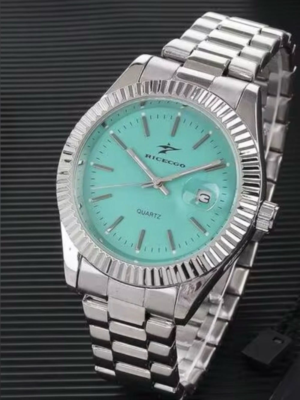 NWT - Men’s / Unisex Turquoise Face Watch
